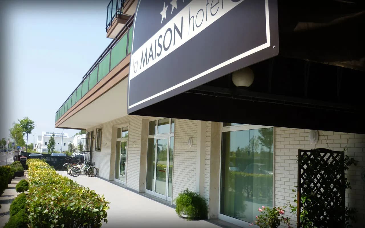 La Maison Hotel